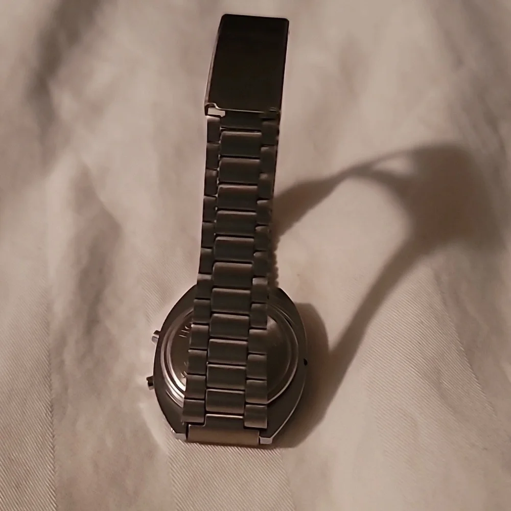 Vintage 70's Silver Medana Quartz Digital Watch Time‎ Hour Minute Month Date